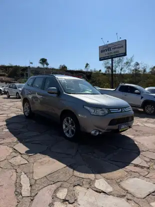 MITSUBISHI-OUTLANDER-2013