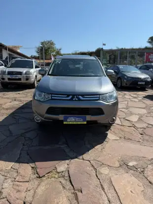 MITSUBISHI-OUTLANDER-2013