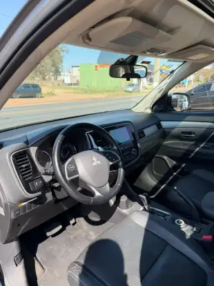 MITSUBISHI-OUTLANDER-2013