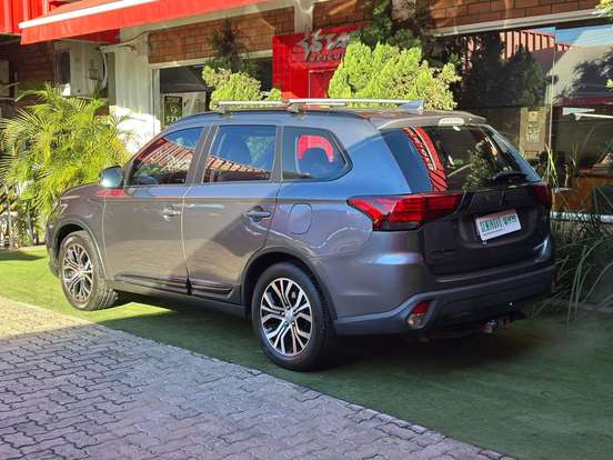MITSUBISHI-OUTLANDER-2017