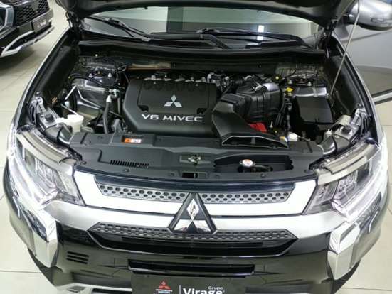 MITSUBISHI-OUTLANDER-2021
