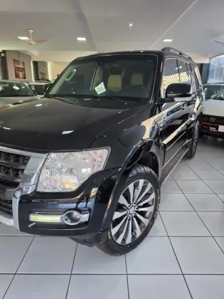 MITSUBISHI PAJERO 3.2 HPE 4X4 7 LUGARES 16V TURBO INTERCOOLER DIESEL 4P AUTOMÁTICO