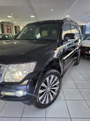 MITSUBISHI-PAJERO-2017