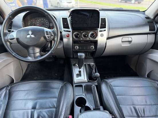 MITSUBISHI-PAJERO-3.2 4X4 16V TURBO INTERCOOLER DIESEL 4P AUTOMÁTICO MITSUBISHI-PAJERO-2015