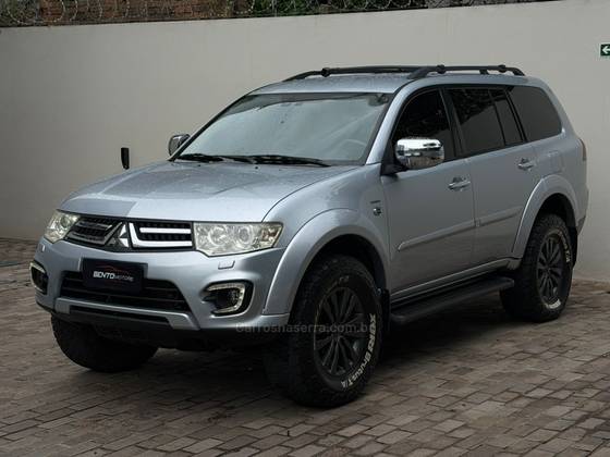 MITSUBISHI PAJERO 3.5 HPE 4X4 7 LUGARES V6 24V FLEX 4P AUTOMÁTICO