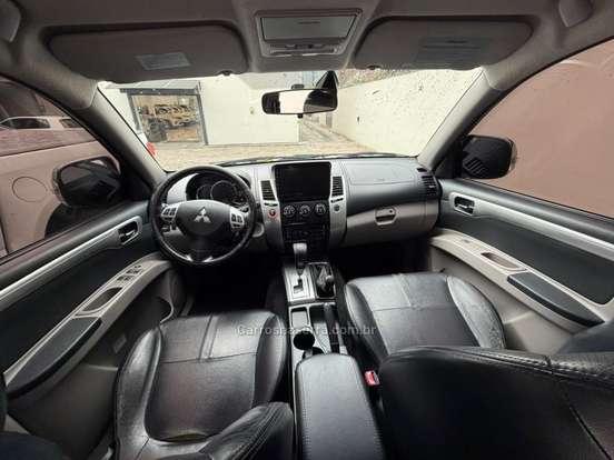 MITSUBISHI-PAJERO-2015