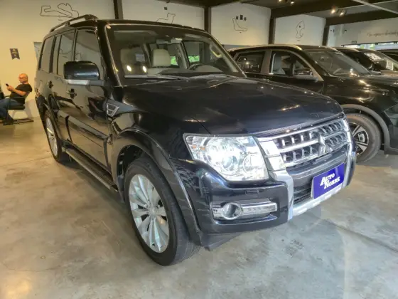 MITSUBISHI PAJERO FULL 3.8 HPE 4X4 V6 24V GASOLINA 4P AUTOMÁTICO