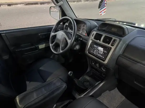 MITSUBISHI-PAJERO TR4-2008