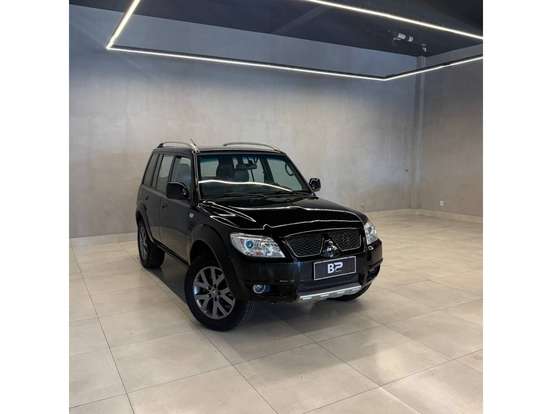 MITSUBISHI-PAJERO TR4-2.0 4X4 16V 140CV FLEX 4P AUTOMÁTICO MITSUBISHI-PAJERO TR4-2013