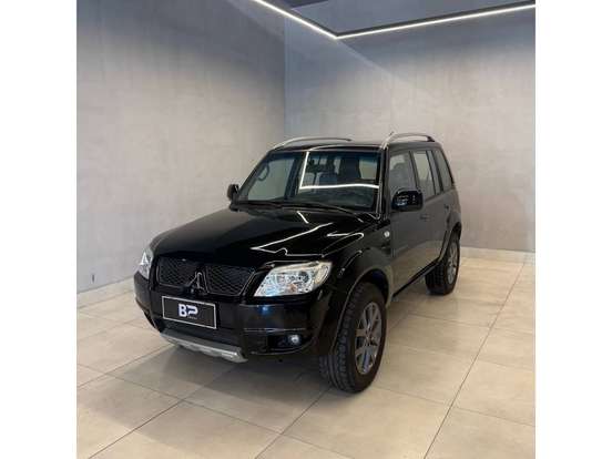 MITSUBISHI-PAJERO TR4-2.0 4X4 16V 140CV FLEX 4P AUTOMÁTICO MITSUBISHI-PAJERO TR4-2013