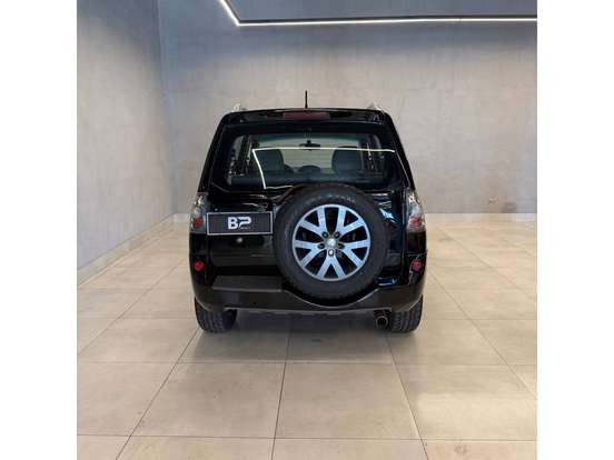 MITSUBISHI-PAJERO TR4-2.0 4X4 16V 140CV FLEX 4P AUTOMÁTICO MITSUBISHI-PAJERO TR4-2013