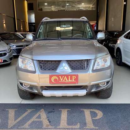 MITSUBISHI-PAJERO TR4-2.0 4X4 16V 140CV FLEX 4P AUTOMÁTICO MITSUBISHI-PAJERO TR4-2011