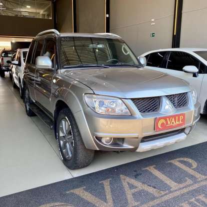 MITSUBISHI-PAJERO TR4-2.0 4X4 16V 140CV FLEX 4P AUTOMÁTICO MITSUBISHI-PAJERO TR4-2011