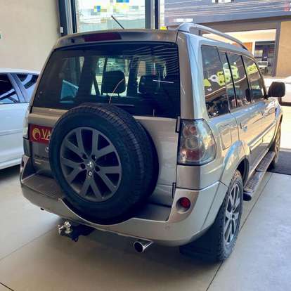 MITSUBISHI-PAJERO TR4-2011