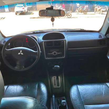 MITSUBISHI-PAJERO TR4-2.0 4X4 16V 140CV FLEX 4P AUTOMÁTICO MITSUBISHI-PAJERO TR4-2011