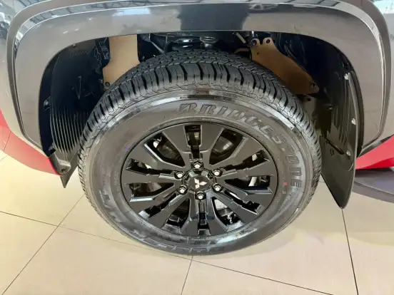 MITSUBISHI-TRITON-2.4 BITURBO DIESEL CD KATANA 4X4 AUTOMÁTICO MITSUBISHI-TRITON-2025