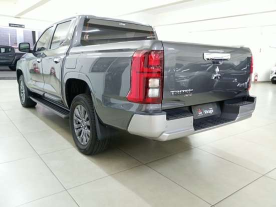 MITSUBISHI-TRITON-2.4 BITURBO DIESEL CD HPE 4X4 AUTOMÁTICO MITSUBISHI-TRITON-2025