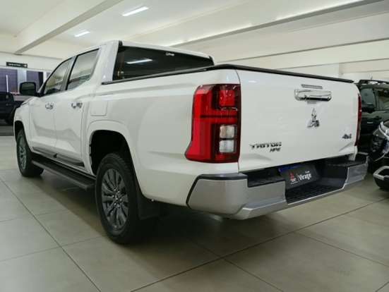 MITSUBISHI-TRITON-2025