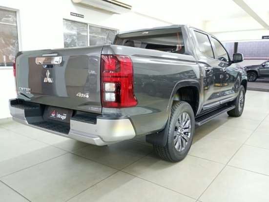 MITSUBISHI-TRITON-2.4 BITURBO DIESEL CD HPE 4X4 AUTOMÁTICO MITSUBISHI-TRITON-2025