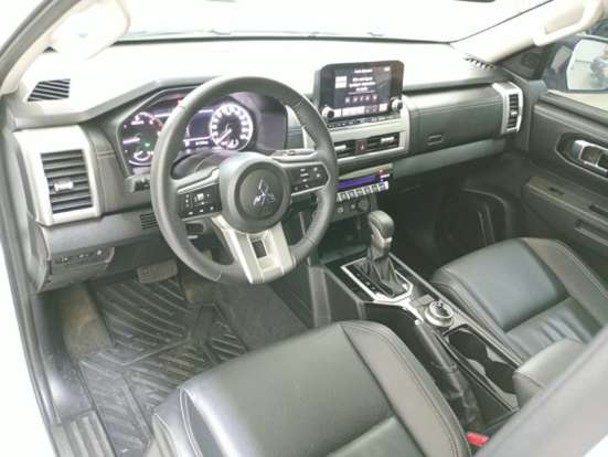 MITSUBISHI-TRITON-2025