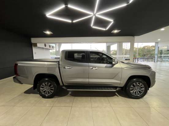 MITSUBISHI-TRITON-2.4 BITURBO DIESEL CD HPE-S 4X4 AUTOMÁTICO MITSUBISHI-TRITON-2025
