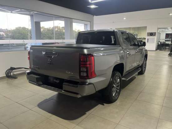 MITSUBISHI-TRITON-2.4 BITURBO DIESEL CD HPE-S 4X4 AUTOMÁTICO MITSUBISHI-TRITON-2025