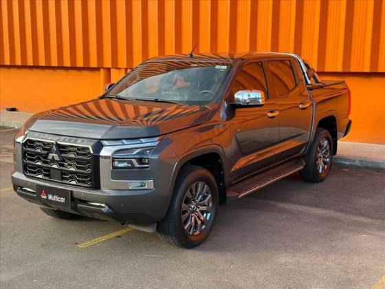 MITSUBISHI TRITON 2.4 BITURBO DIESEL CD HPE-S 4X4 AUTOMÁTICO