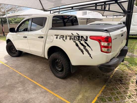 MITSUBISHI-L200 TRITON-2.4 16V TURBO DIESEL GL CD 4X4 MANUAL MITSUBISHI-L200 TRITON-2021