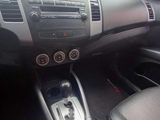 MITSUBISHI-OUTLANDER-2.0 16V GASOLINA 4P AUTOMÁTICO MITSUBISHI-OUTLANDER-2011