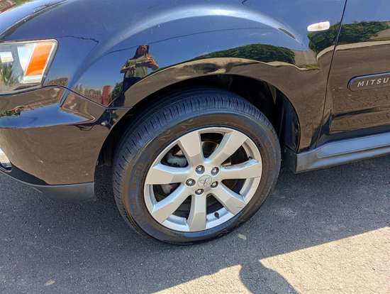 MITSUBISHI-OUTLANDER-2011