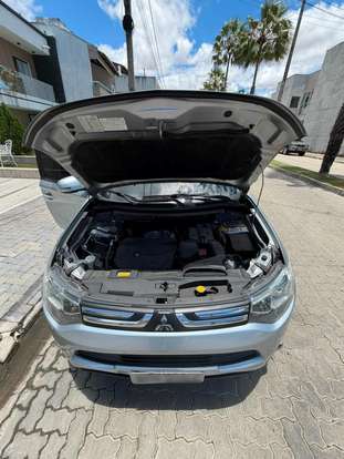 MITSUBISHI-OUTLANDER-2014