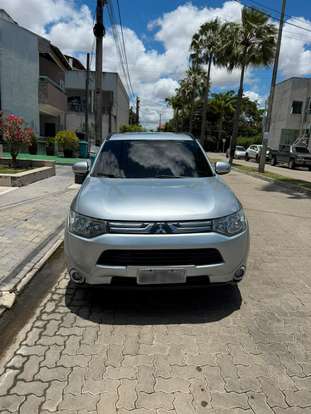 MITSUBISHI-OUTLANDER-2014