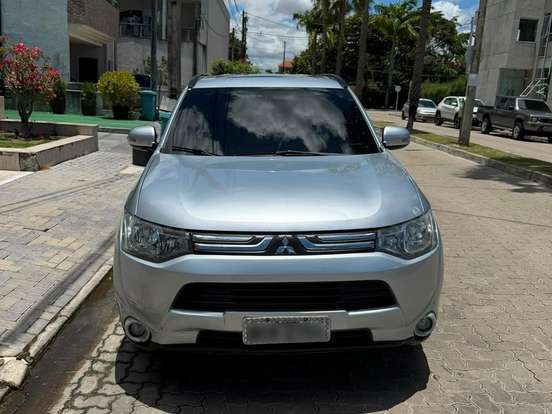 MITSUBISHI-OUTLANDER-2.0 16V GASOLINA 4P AUTOMÁTICO MITSUBISHI-OUTLANDER-2014