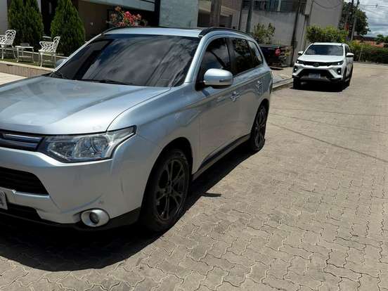 MITSUBISHI-OUTLANDER-2.0 16V GASOLINA 4P AUTOMÁTICO MITSUBISHI-OUTLANDER-2014
