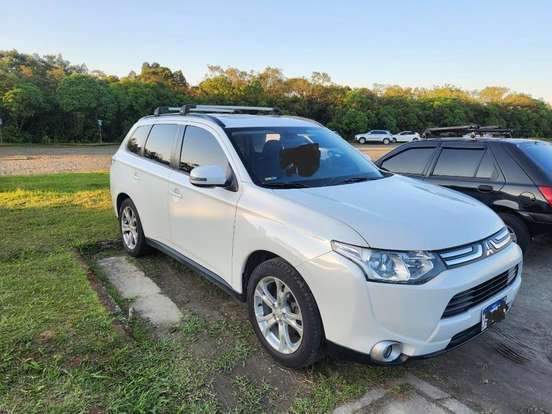 MITSUBISHI-OUTLANDER-2.0 16V GASOLINA 4P AUTOMÁTICO MITSUBISHI-OUTLANDER-2014