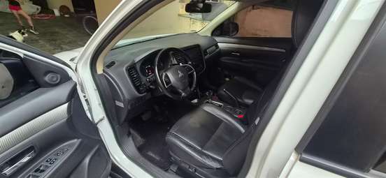 MITSUBISHI-OUTLANDER-2014