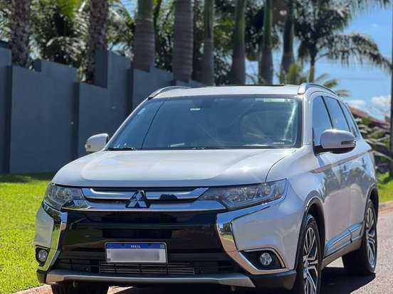 MITSUBISHI-OUTLANDER-2.2 4X4 16V DIESEL 4P AUTOMÁTICO MITSUBISHI-OUTLANDER-2015