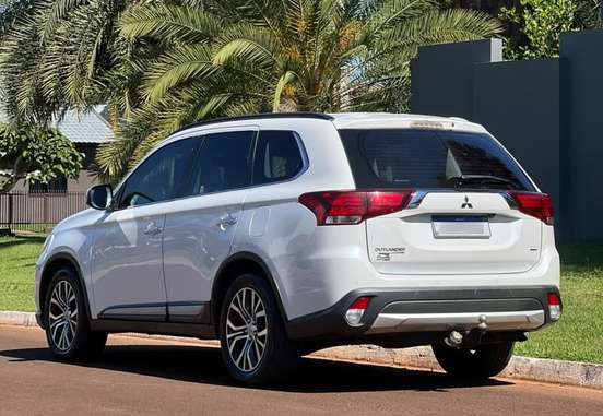 MITSUBISHI-OUTLANDER-2015