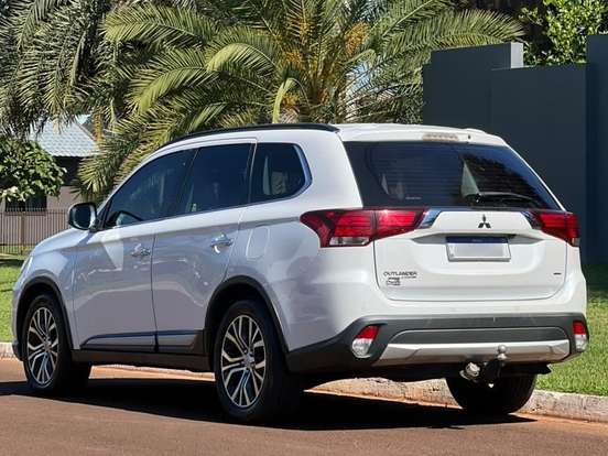 MITSUBISHI-OUTLANDER-2.2 4X4 16V DIESEL 4P AUTOMÁTICO MITSUBISHI-OUTLANDER-2015