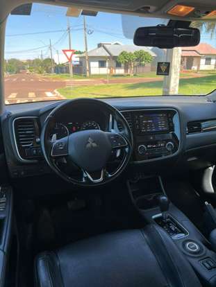 MITSUBISHI-OUTLANDER-2.2 4X4 16V DIESEL 4P AUTOMÁTICO MITSUBISHI-OUTLANDER-2015