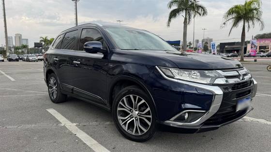 MITSUBISHI OUTLANDER 3.0 GT 4X4 V6 24V GASOLINA 4P AUTOMÁTICO