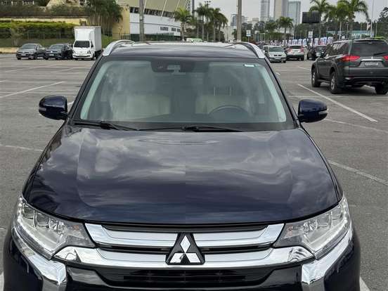 MITSUBISHI-OUTLANDER-3.0 GT 4X4 V6 24V GASOLINA 4P AUTOMÁTICO MITSUBISHI-OUTLANDER-2017