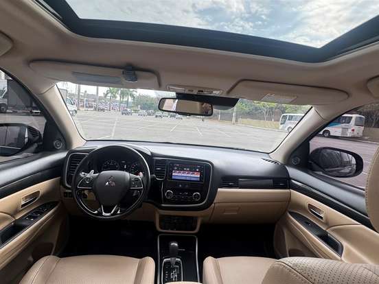 MITSUBISHI-OUTLANDER-3.0 GT 4X4 V6 24V GASOLINA 4P AUTOMÁTICO MITSUBISHI-OUTLANDER-2017