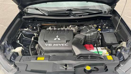 MITSUBISHI-OUTLANDER-2017