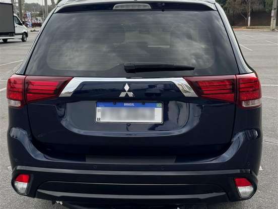 MITSUBISHI-OUTLANDER-3.0 GT 4X4 V6 24V GASOLINA 4P AUTOMÁTICO MITSUBISHI-OUTLANDER-2017