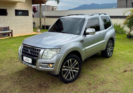 MITSUBISHI PAJERO FULL 3.2 HPE 4X4 16V TURBO INTERCOOLER DIESEL 2P AUTOMÁTICO