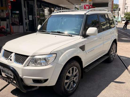 MITSUBISHI-PAJERO TR4-2.0 4X2 16V 140CV FLEX 4P AUTOMÁTICO MITSUBISHI-PAJERO TR4-2013