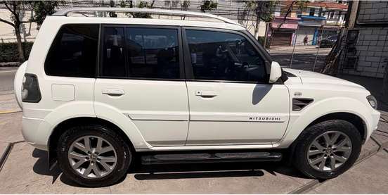 MITSUBISHI-PAJERO TR4-2013