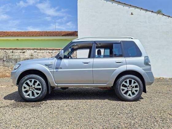 MITSUBISHI PAJERO TR4 2.0 4X4 16V 140CV FLEX 4P AUTOMÁTICO