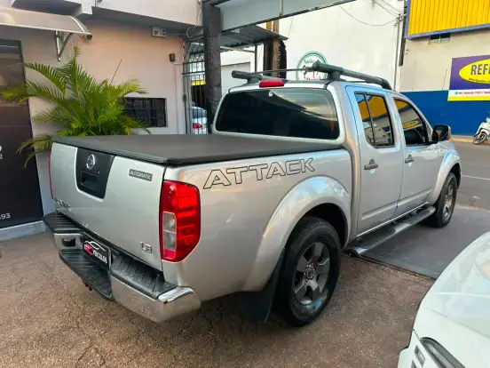 NISSAN-FRONTIER-2011